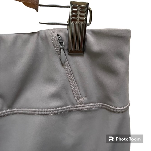 Athleta Contender Aero 7/8 Tight Leggings in Pebble Gray Size XL NWOT Ombré - Picture 4 of 10